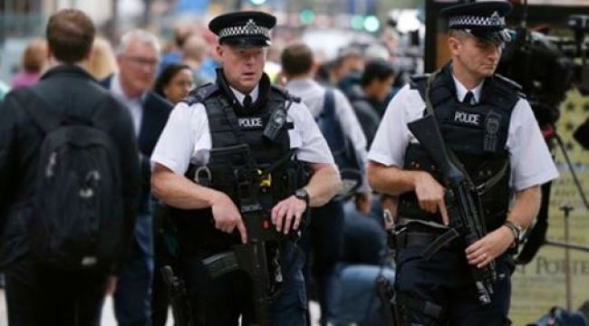 Aşırı sağcı gruplar Brexit atmosferini kötüye kullanabilir"