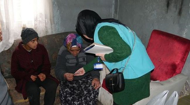  Başkan Akgün, Necla teyzenin imdadına yetişti