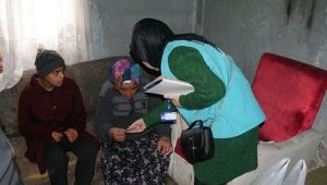  Başkan Akgün, Necla teyzenin imdadına yetişti