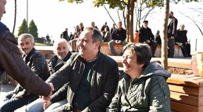 BAŞKAN AKSU HALKLA KUCAKLAŞTI