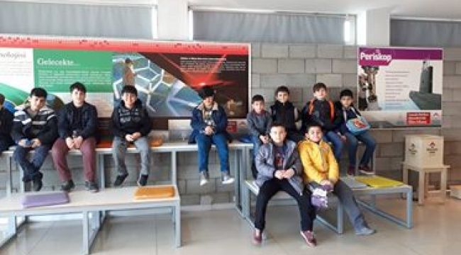 BAYRAKLILI ÇOCUKLAR MÜZELERİ GEZİYOR