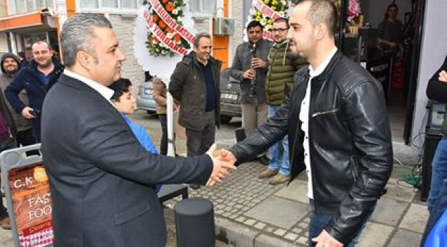 BELEDİYE BAŞKANI ULAŞ YURDAKUL C.K DURAK FAST FOOD'UN AÇILIŞINI GERÇEKLEŞTİRDİ