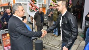 BELEDİYE BAŞKANI ULAŞ YURDAKUL C.K DURAK FAST FOOD'UN AÇILIŞINI GERÇEKLEŞTİRDİ