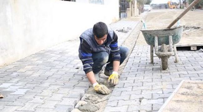 BURHANİYE BELEDİYESİ MAHALLELERDE YOL YAPIMINA DEVAM EDİYOR 