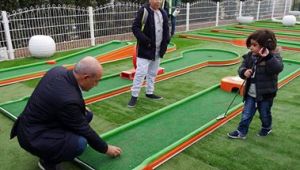  Büyük Atatürk Parkı'nda mini golf keyfi