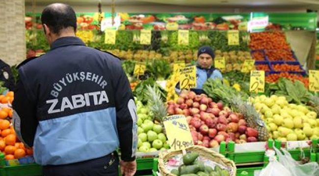 Büyükşehir Belediyeden Sebze Hali ve Market Denetimi