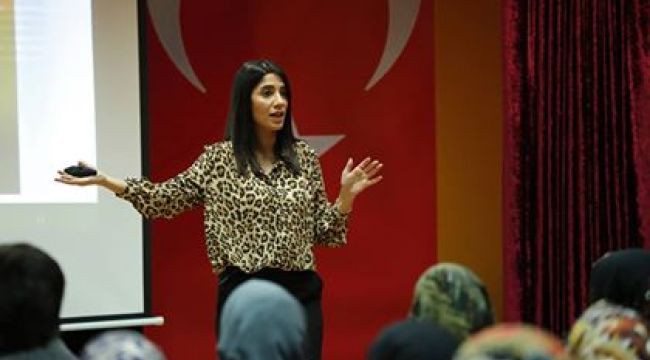 ÇOCUĞUNUZ GÖZ DAMLASI KULLANMAYA BAŞLADIYSA DİKKAT