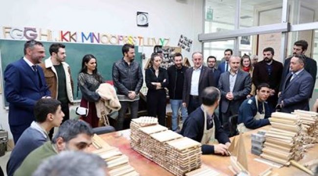 "Engelliler Sarayı'nda Mehmetçik Kutlu Zafer rüzgarı esti"