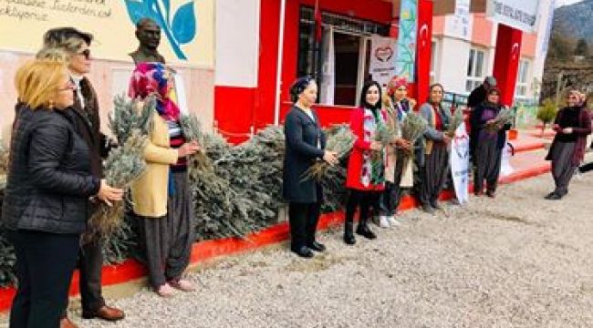 Fekeli kadınların hayatı lavantayla değişecek