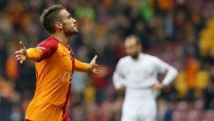 Gözyaşlarını tutamadı