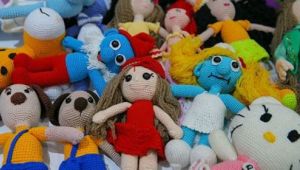 Kanser hastası çocuklar için organik iplerden oyuncak yapıyorlar