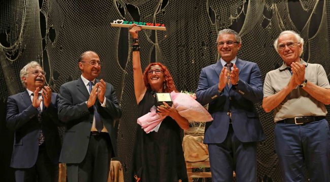 'Şükran Kurdakul Şiir Ödülü' sahibini arıyor '