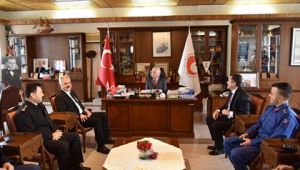 Vali Seymenoğlu'ndan Eğirdir Belediyesi'ne ziyaret 