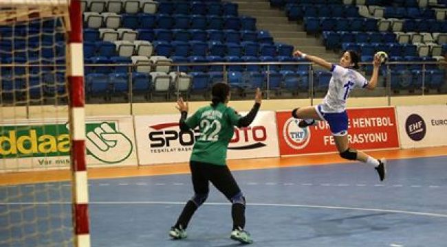 *Yenimahalle'nin melekleri 3'te 3 yaptı