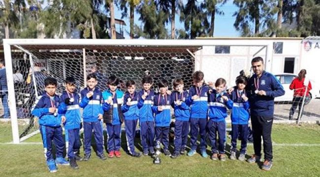 YUNUSEMRE U-11 TAKIMI BRONZ KUPANIN SAHİBİ OLDU 