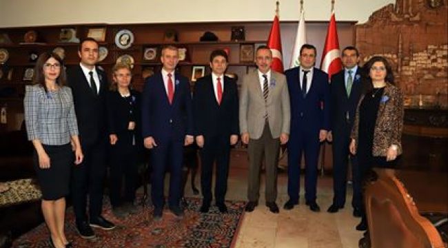 30. VERGİ HAFTASI MÜNASEBETİYLE İL DEFTERDARI TAŞ, BELEDİYE BAŞKANI SEÇEN'İ ZİYARET ETTİ