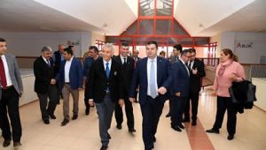 Başkan Günaydın, akademisyen ve gençlerle bir araya geldi