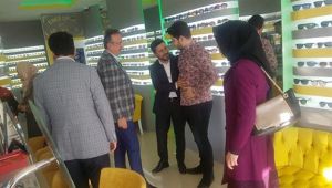 BAŞKAN SEÇEN, AK PARTİ BELEDİYE BAŞKAN ADAYI RASİM ARI İLE SEÇİM GEZİSİNE KATILDI