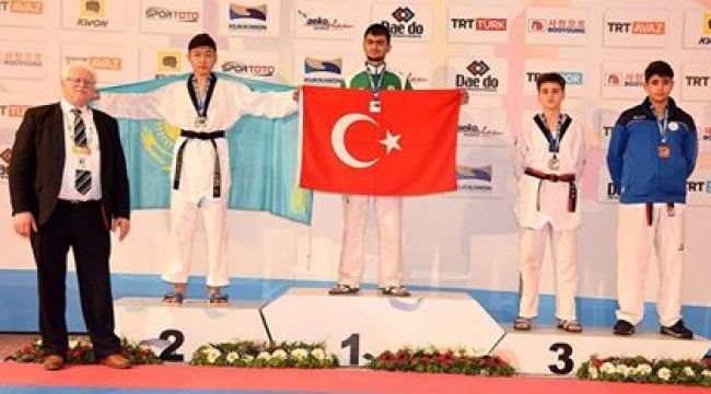 BAYRAKLI'DAN MİLLİ TAKIMA