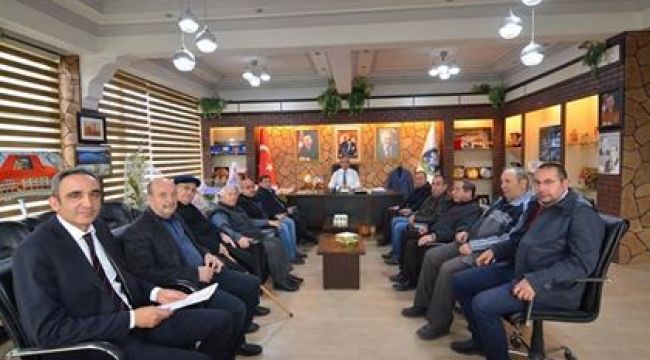 BEDESTEN ESNAFINA TAPULARI DAĞITILDI