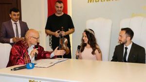 Beykoz'da Romantik Göl Manzaralı 14 Şubat Nikâhı 