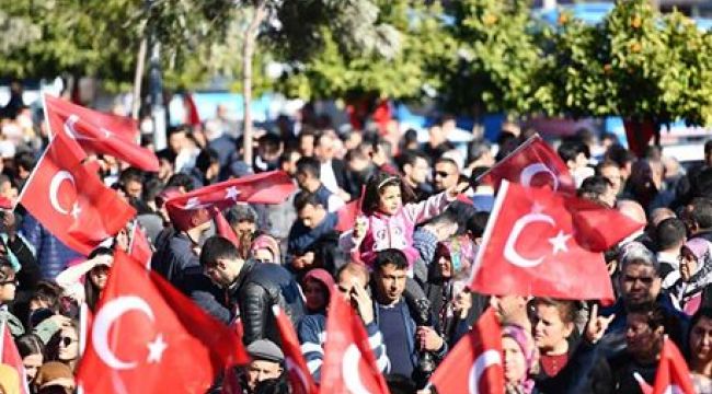 Bilal Uludağ'ın mahalle toplantıları mitinge dönüşüyor