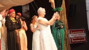 "BİNBİR GECE MASALLARI" TİYATRO OYUNU BÜYÜK BEĞENİ TOPLADI