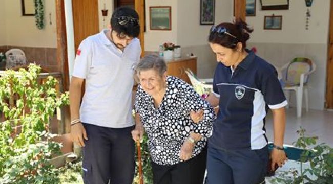 BURHANİYE BELEDİYESİ, KÖRFEZDE SOSYAL YARDIMLARI İLE ÇIĞIR AÇTI 
