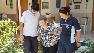 BURHANİYE BELEDİYESİ, KÖRFEZDE SOSYAL YARDIMLARI İLE ÇIĞIR AÇTI 