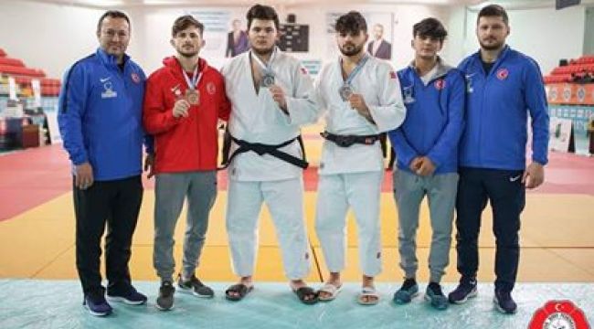 BÜYÜKŞEHİR BELEDİYESPOR KULÜBÜ BAŞARIYA DOYMUYOR