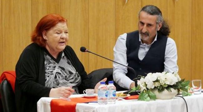  Defne Yalnız, Demli Sohbetler'e konuk oldu