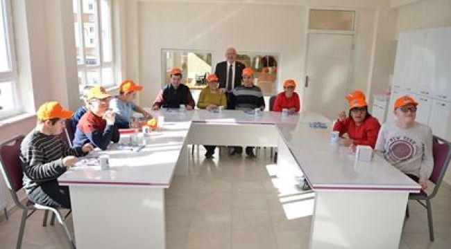 Engelli Öğrencilerden Rektöre Videolu Davet