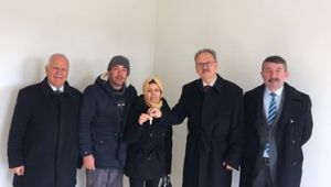 EV SAHİPLERİ SICAK YUVALARINDA