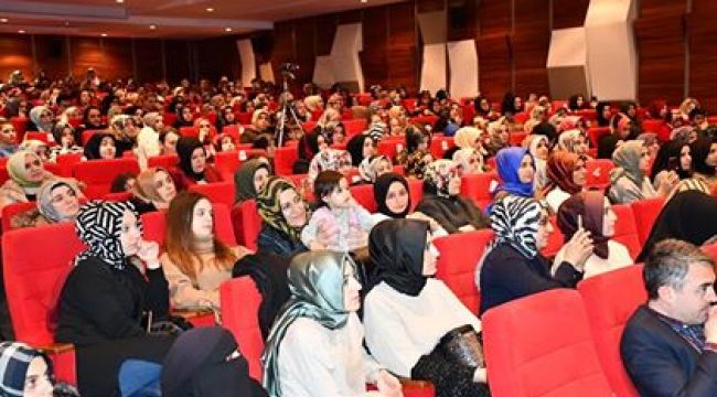 Hatice Kübra Tongar İnegöllü Annelerle Buluştu