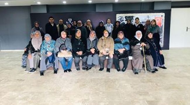 İğdecikli kadınlar Şehzadeler Park'ı gezdi