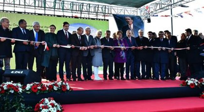 İzmir'de "Demokrasi şöleni"