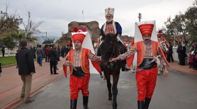 İZNİK FETİH ŞÖLENİNE SAYILI SAATLER