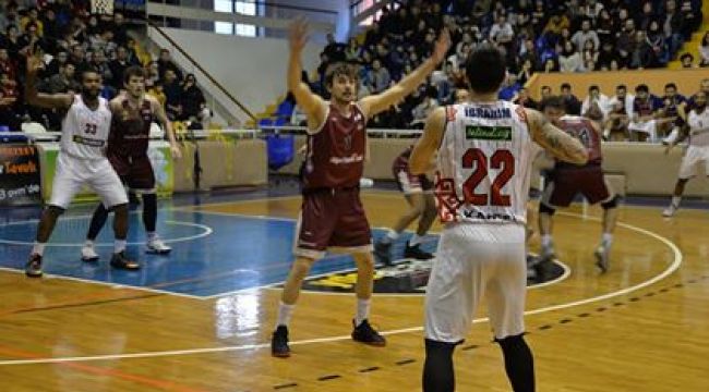 KARESİSPOR EVİNDE KAZANDI