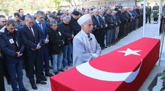 Kıbrıs Gazisi Toprağa Verildi