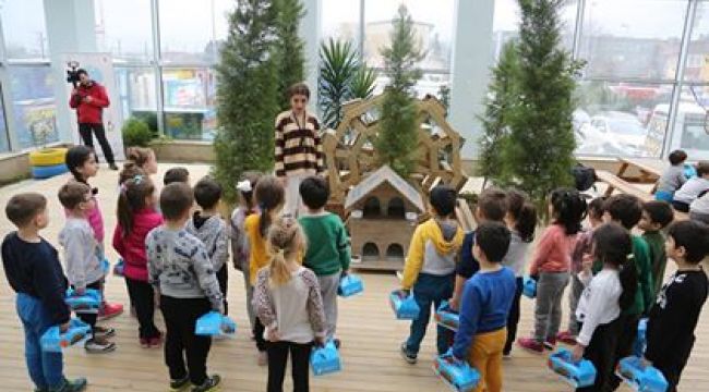 KÜÇÜKÇEKMECE'DE MİNİKLERDEN SEVİMLİ DOSTLARINA 6 TON MAMA 