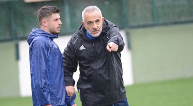 Manisa Büyükşehir Belediyespor'da Teknik Direktör Mustafa Çapanoğlu İlk Antrenmanına Çıktı 