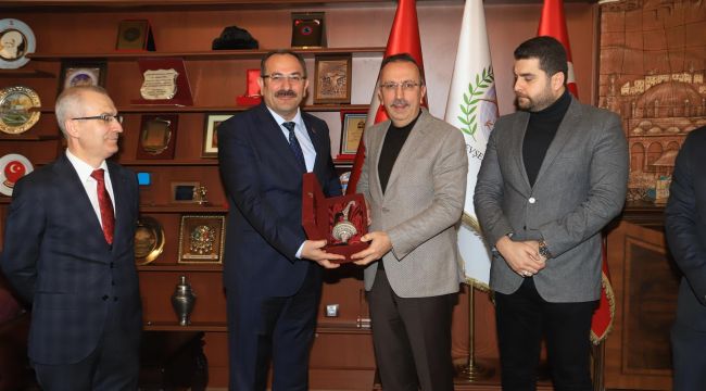 NEVŞEHİR BAROSU YÖNETİMİ'NDEN BAŞKAN SEÇEN'E NEZAKET ZİYARETİ