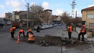 NEVŞEHİR BELEDİYESİ EKİPLERİ YOL BAKIM VE TAMİR ÇALIŞMALARINI SÜRDÜRÜYOR