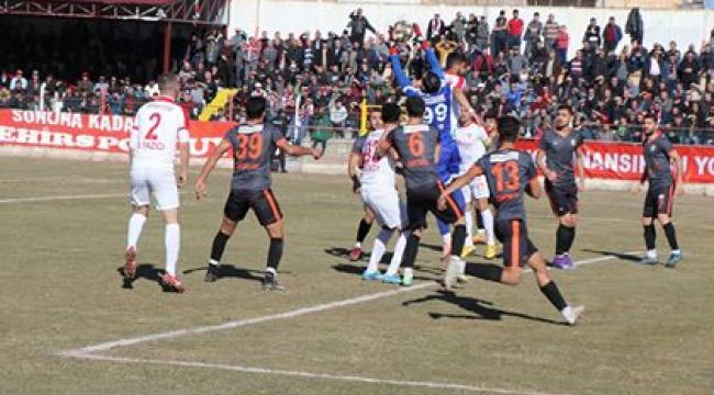 NEVŞEHİR BELEDİYESPOR ERZİNSPOR'U 1-0 YENDİ