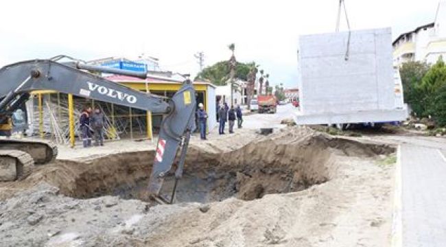 ÖĞRETMENLER MAHALLESİNDE YAĞMUR SULARI SIKINTI OLMAKTAN ÇIKIYOR