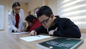 Özel öğrenciler okuma yazma öğrendi