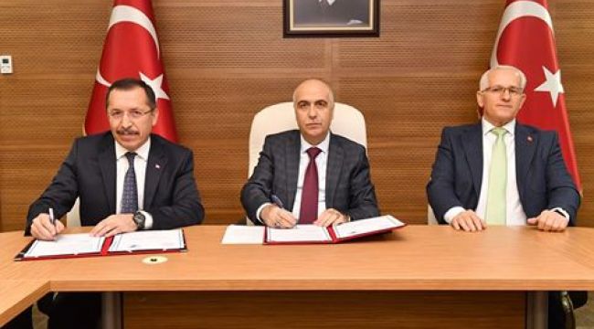 Pamukkale Üniversitesi Tıp Fakültesi Dekanlığı ile Denizli İl Milli Eğitim Müdürlüğü Arasında Eğitimde İş Birliği Protokolü İmzalandı