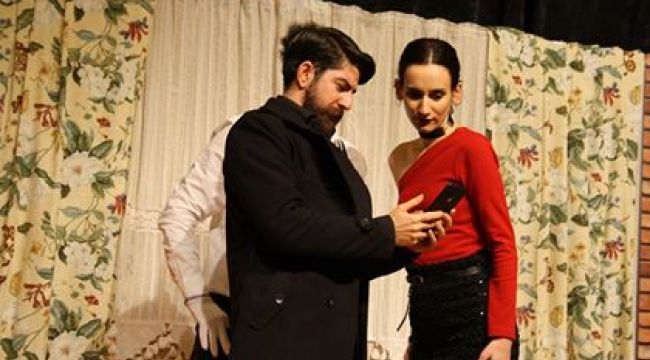 Şehir Tiyatrosu Dokuz Canlı ile Perde Diyecek 