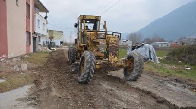 Şehzadeler'de taşkınlardan zarar gören yollarda düzenleme çalışması başlatıldı
