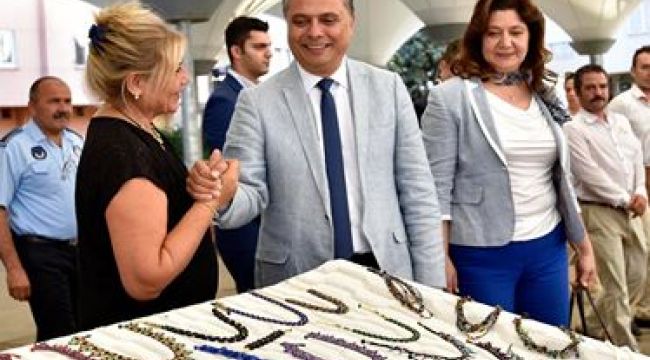 Sevgiliye en özel hediyeler El İzi Pazarı'nda 